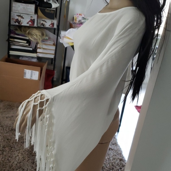 Forever 21 Tops - Forever 21ivory fringed crop Blouse NWT L